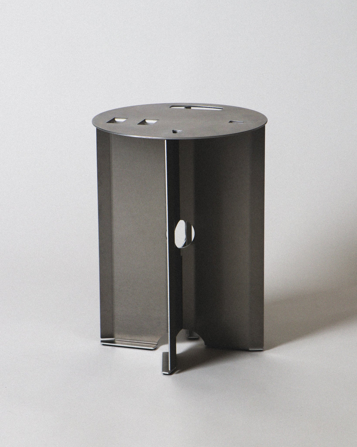 AS-24 foldbar stol, skammel og sidebord i aluminiumdesign